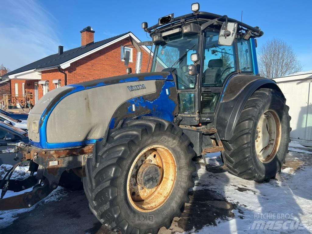 Valtra T 160 Traktory