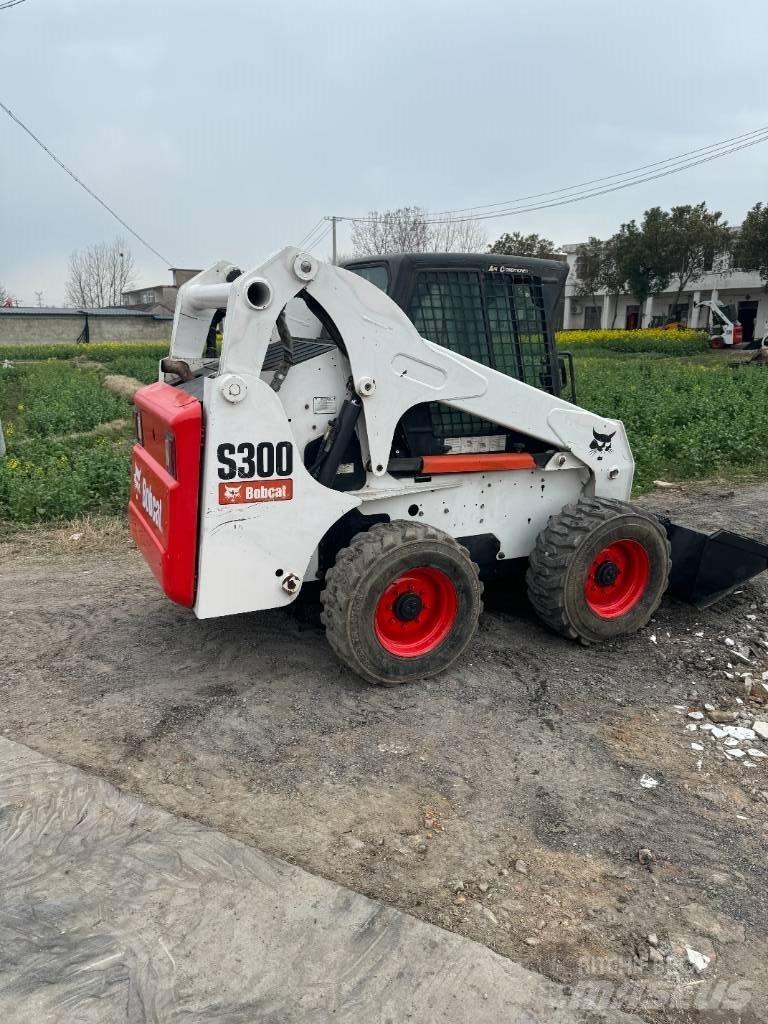 Bobcat S 330 Smykem řízené nakladače