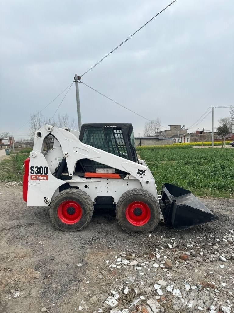 Bobcat S 330 Smykem řízené nakladače