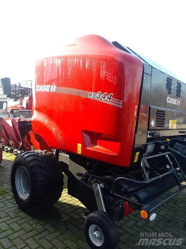 Case IH RB 344 Lis na válcové balíky