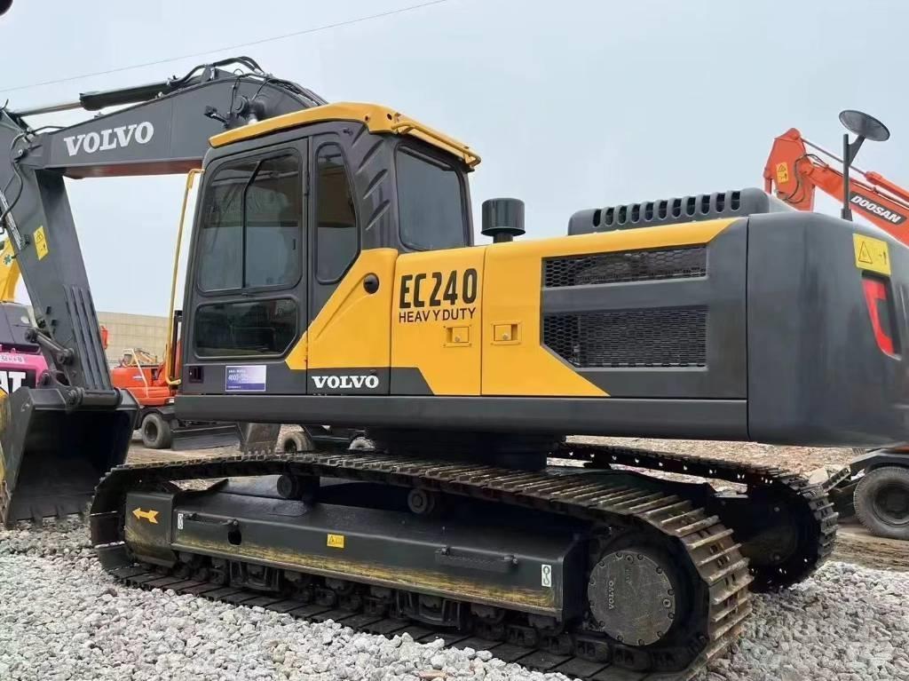 Volvo EC 240 Pásová rýpadla