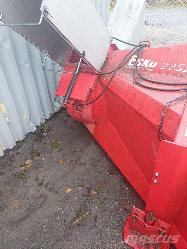 Esko 2252 H Sněhové frézy