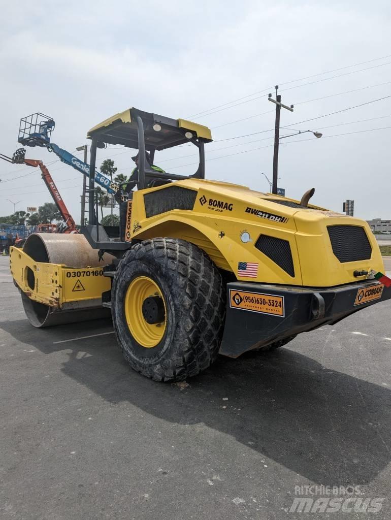Bomag BW 211 DH-5 Tahačové válce