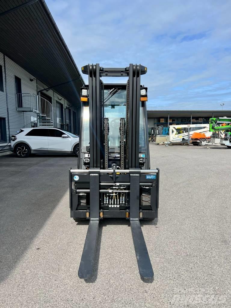 Hyundai 35DN-9V Dieselové vozíky