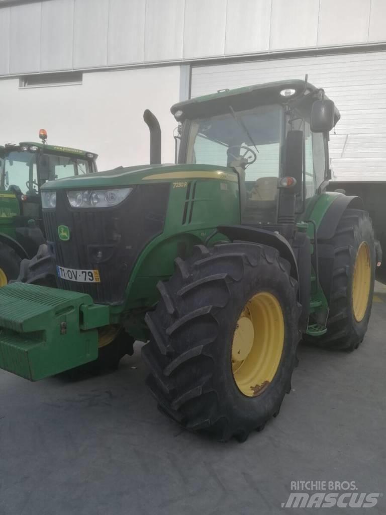 John Deere 7230 R Traktory