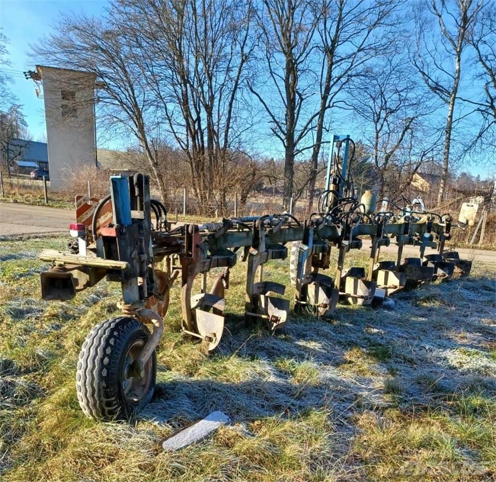 Fortschritt B550 Konvenční pluh