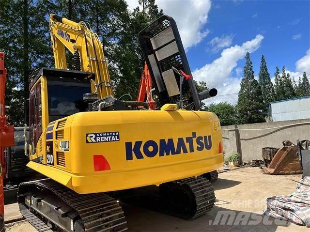 Komatsu PC 200-8 Pásová rýpadla