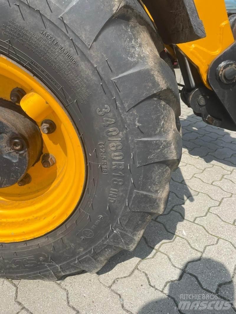 JCB 525.60 Teleskopické manipulátory