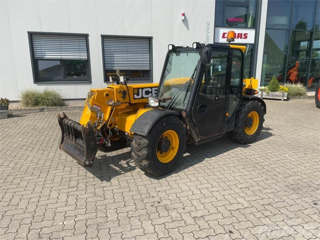 JCB 525.60 Teleskopické manipulátory