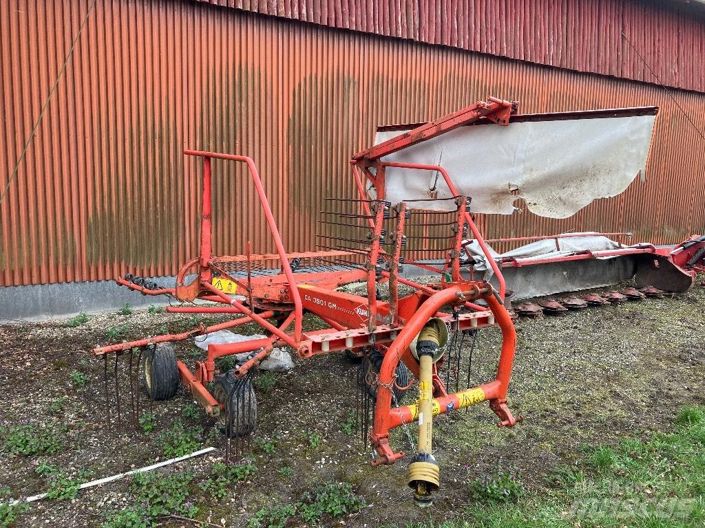 Kuhn GA 3501 G M Obraceče a shrabovače sena