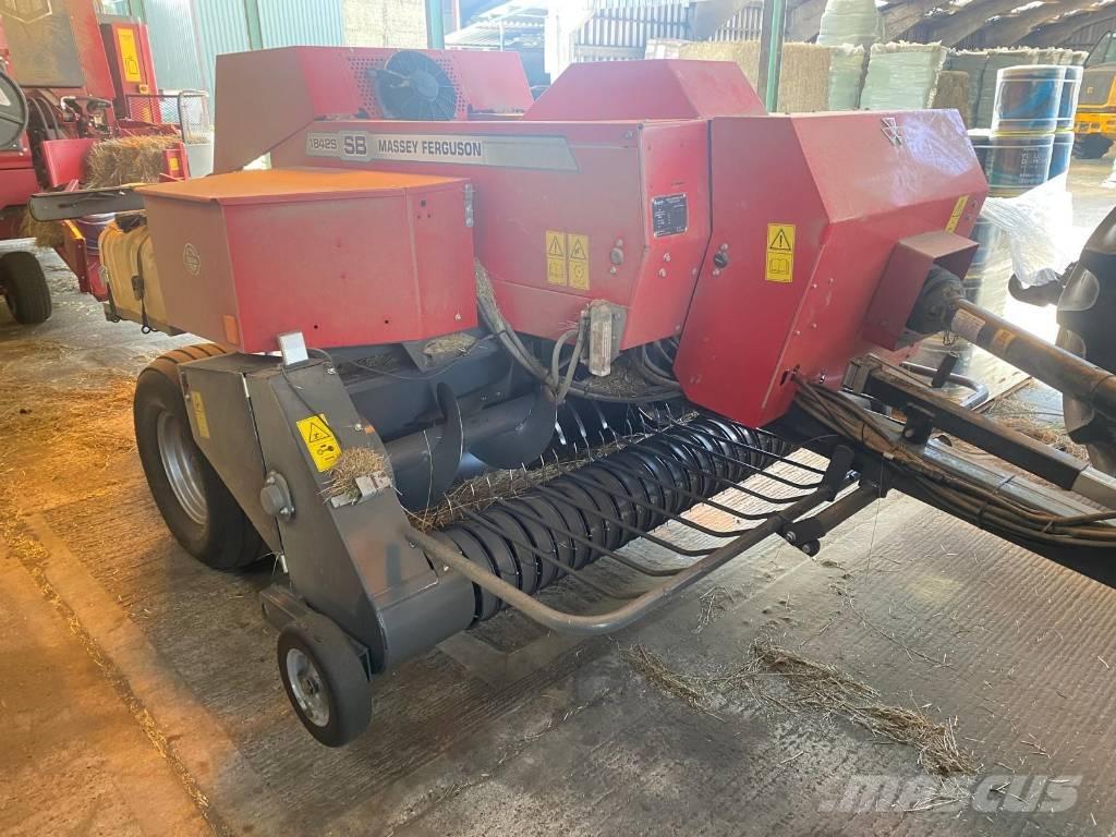 Massey Ferguson 1842 Lis na hranaté balíky