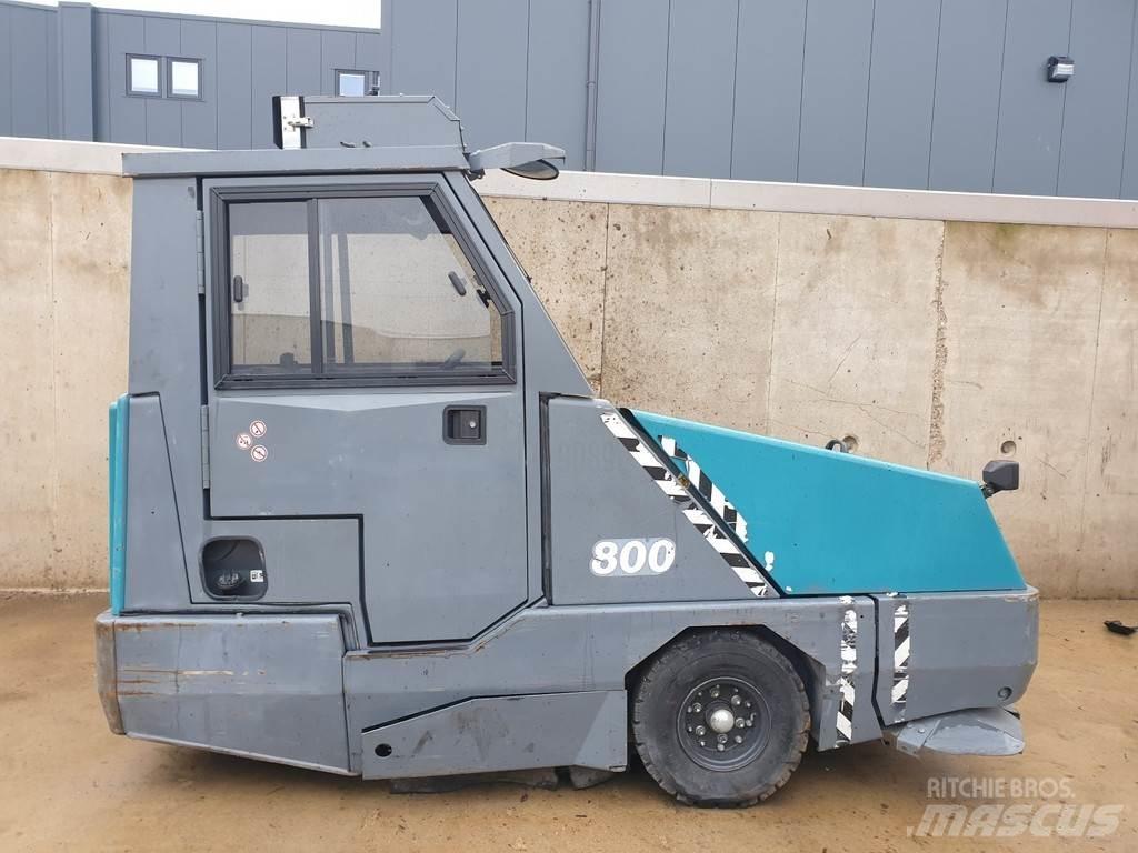 Tennant 800 Zametací stroje