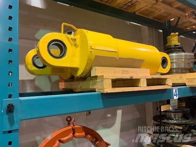Komatsu 830 E Kloubové dempry