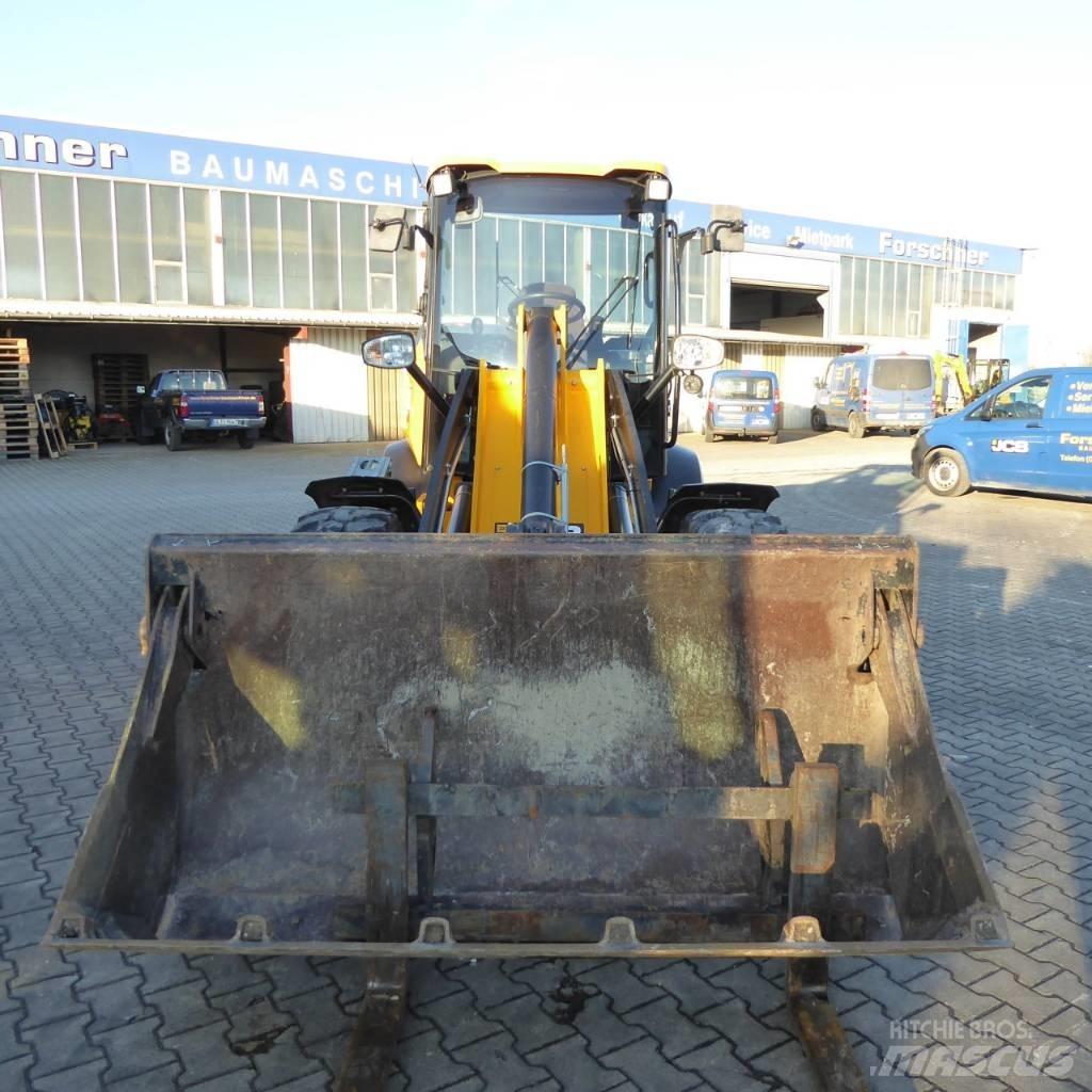 JCB 409 SV Kolové nakladače