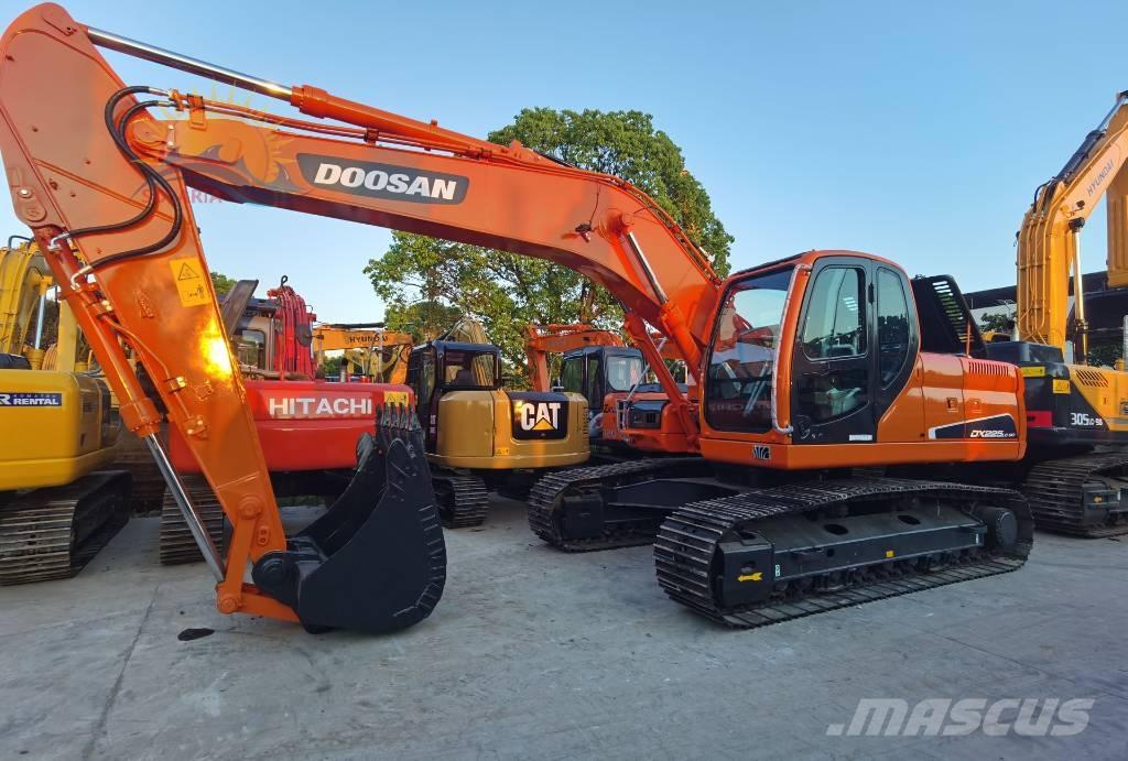 Doosan DX 225 LC Pásová rýpadla