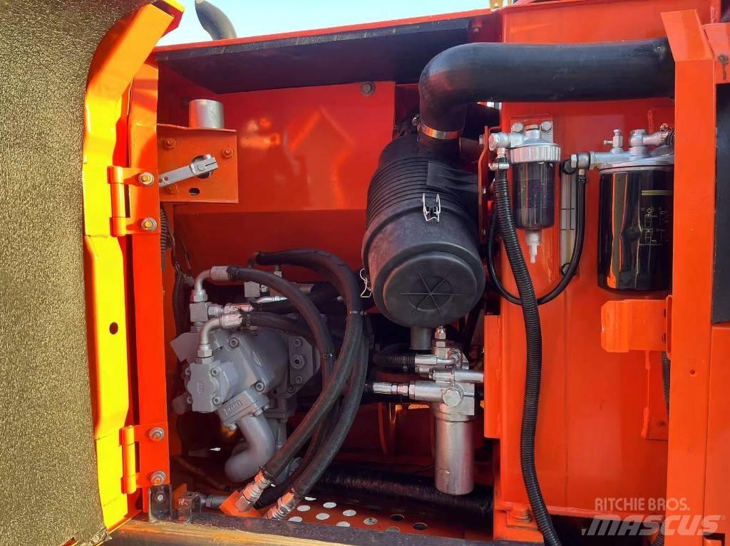 Hitachi ZX 70 Pásová rýpadla