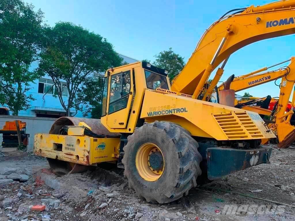 Bomag BW 225 D-3 Tandemové válce