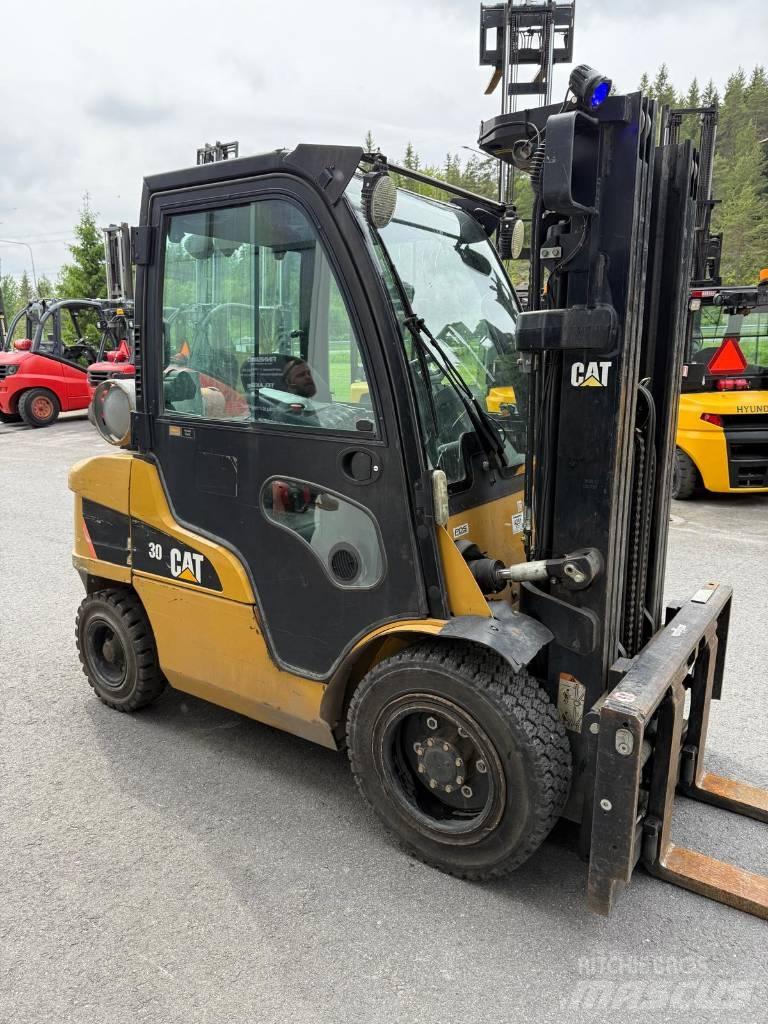 CAT GP 30 N LPG vozíky