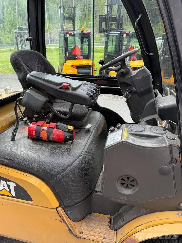 CAT GP 30 N LPG vozíky
