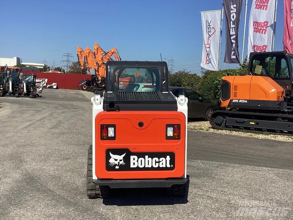 Bobcat T 450 Smykem řízené nakladače