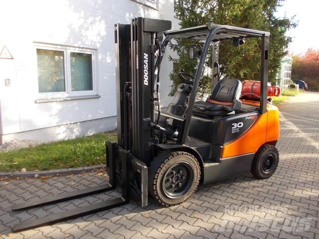 Doosan G 30 E LPG vozíky