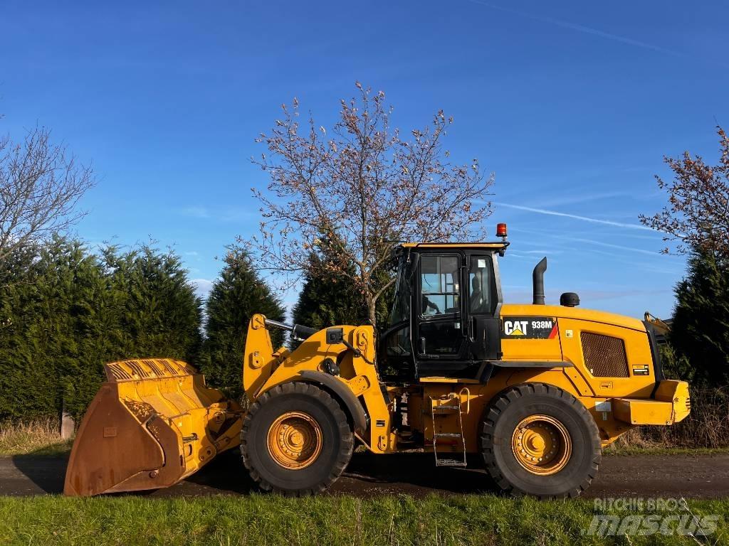 CAT 938M Kolové nakladače