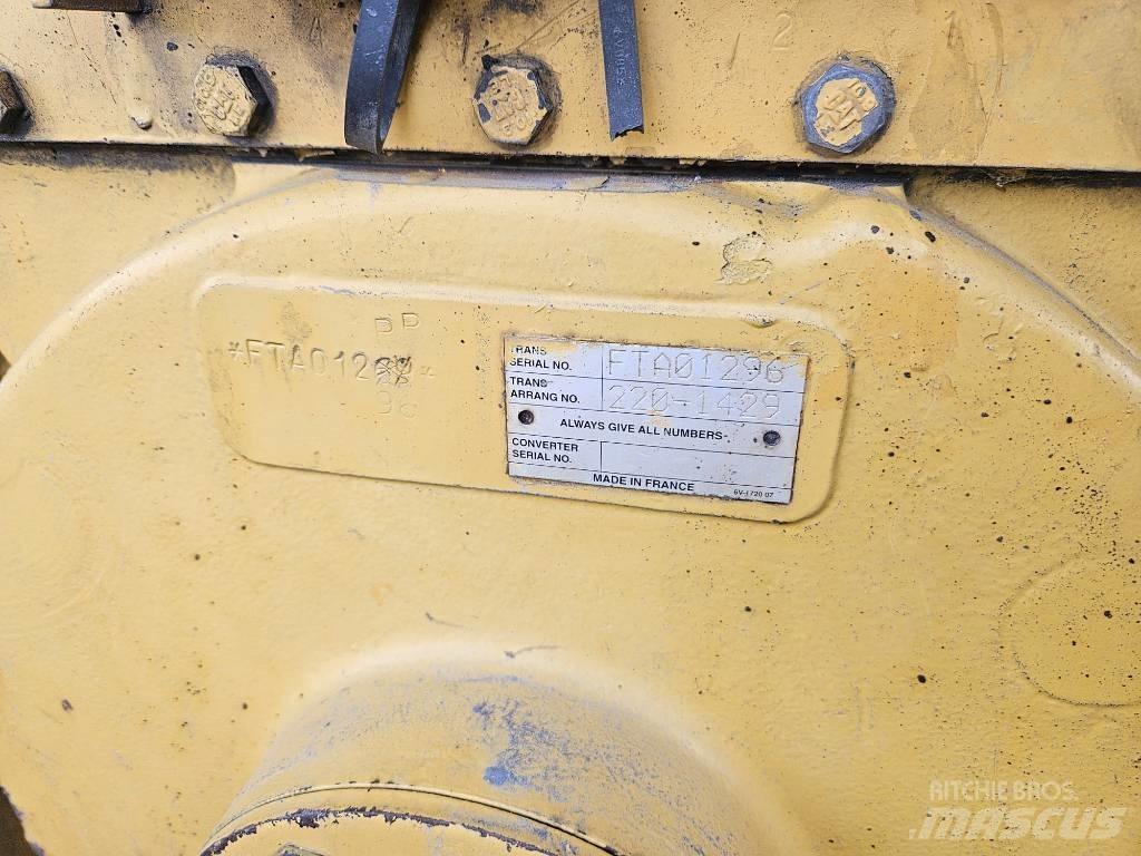 CAT D 6 T XL Pásové dozery