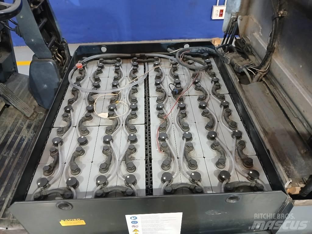 Nissan GQ02 L 30 CU Akumulátorové vozíky