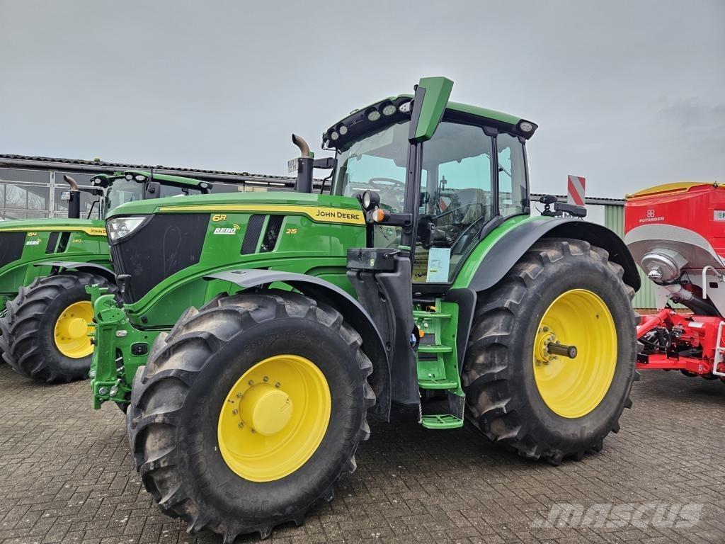 John Deere 6R215 Traktory
