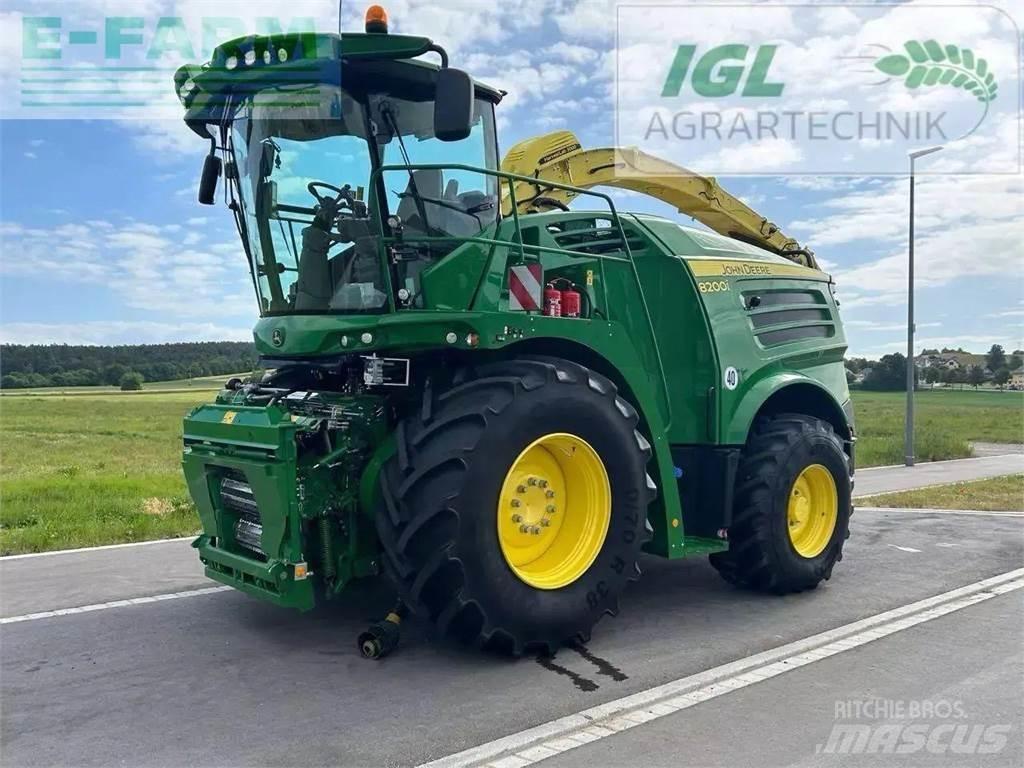 John Deere 8200 i Samojízdné sekačky
