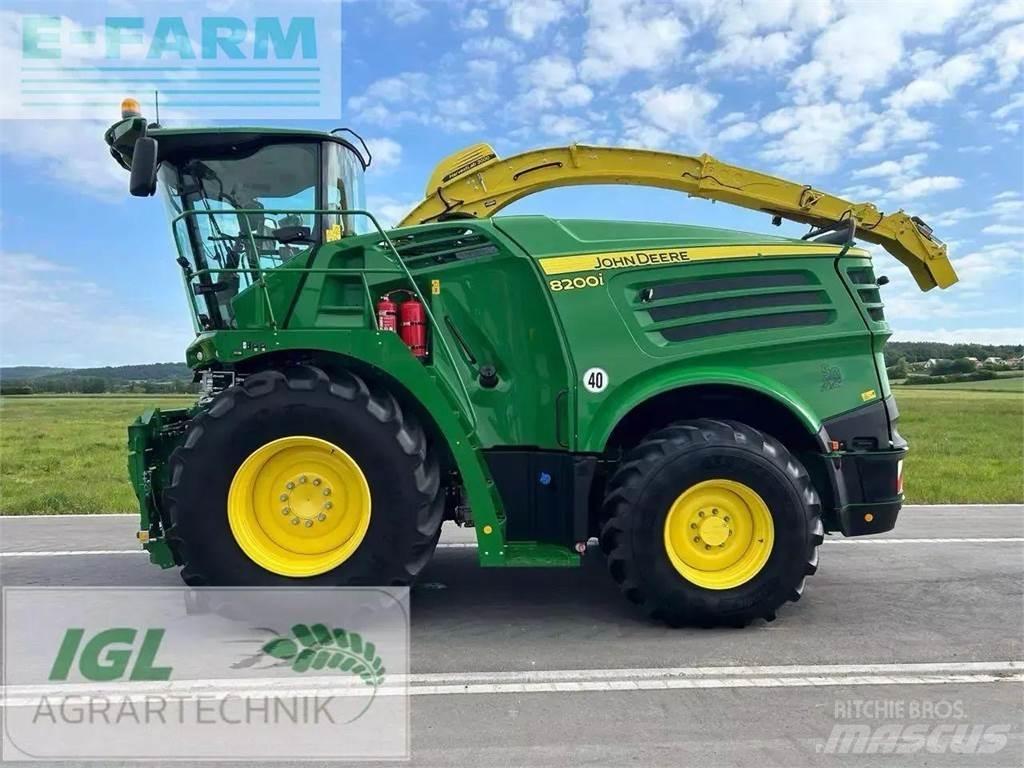 John Deere 8200 i Samojízdné sekačky