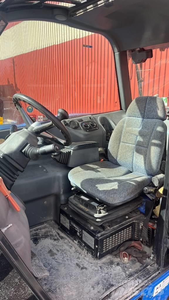 New Holland LM 5060 Teleskopické manipulátory