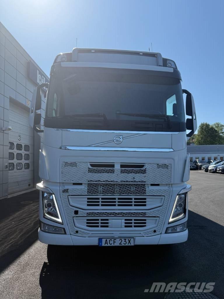 Volvo FH 540 6x2 Skříňová nástavba