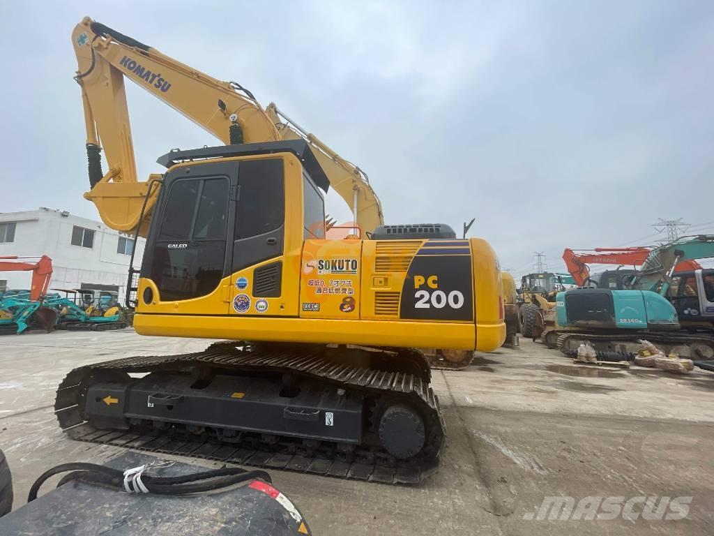 Komatsu PC 200-8 Pásová rýpadla