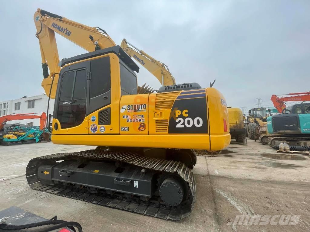 Komatsu PC 200-8 Pásová rýpadla