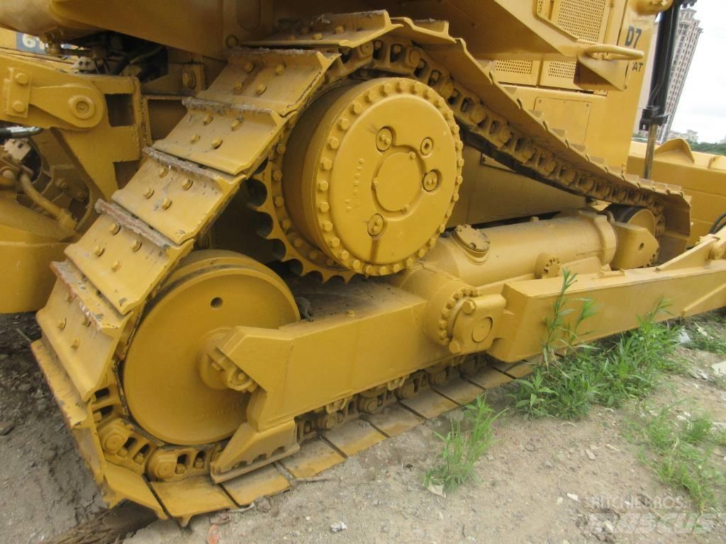 CAT D 7 H Pásové dozery