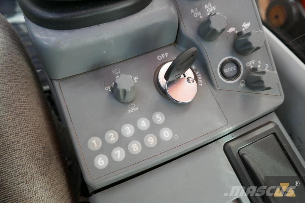 Hitachi ZX300LC-6 Pásová rýpadla