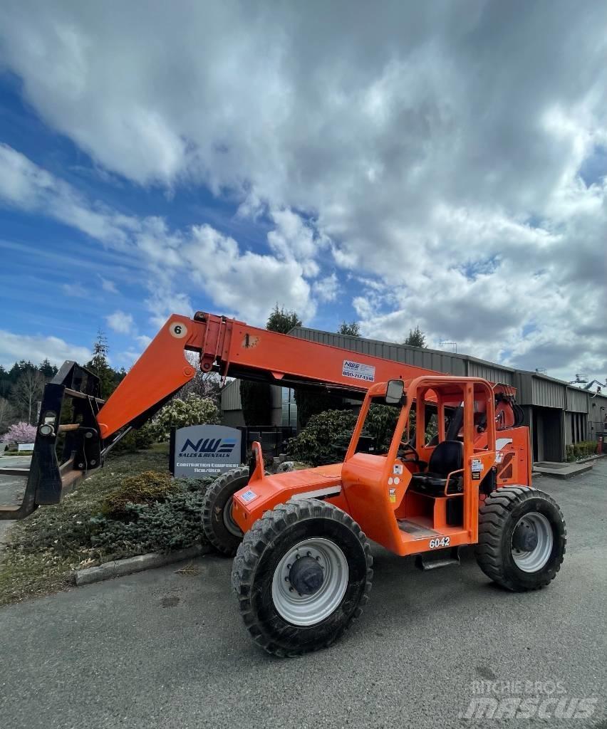 JLG 6042 Terénní vysokozdvižné vozíky