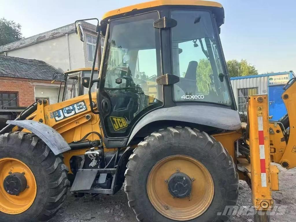 JCB 4CX Rýpadlo-nakladače