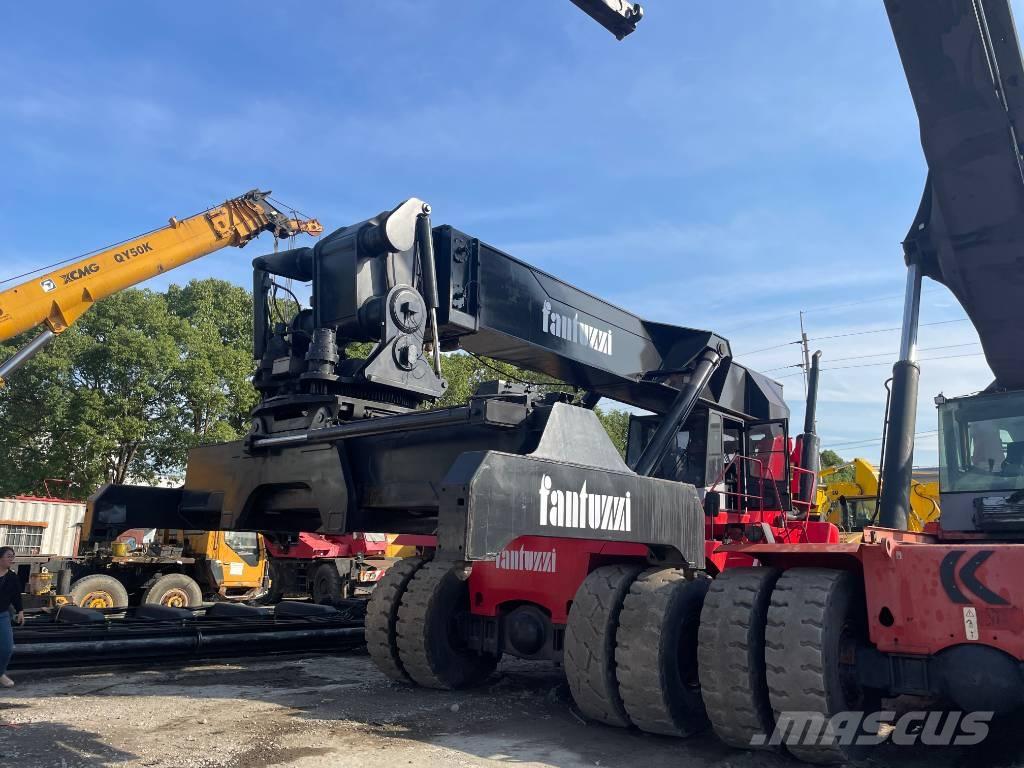 Fantuzzi CS 45 KM Překladače kontejnerů