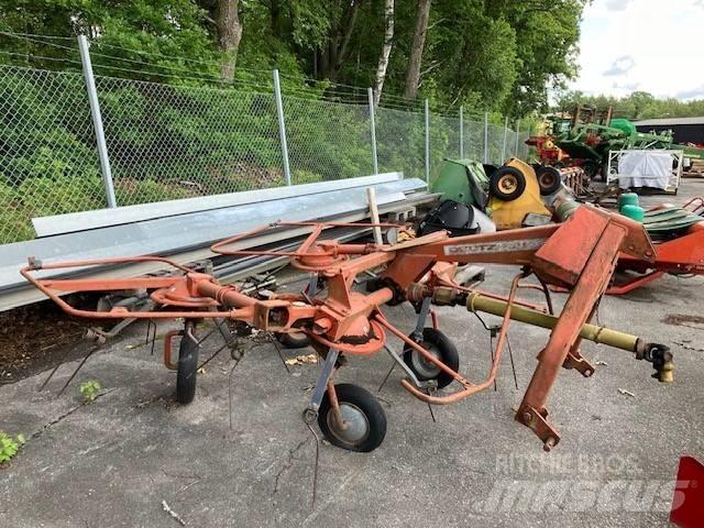 Deutz-Fahr KH400 DN Obraceče a shrabovače sena
