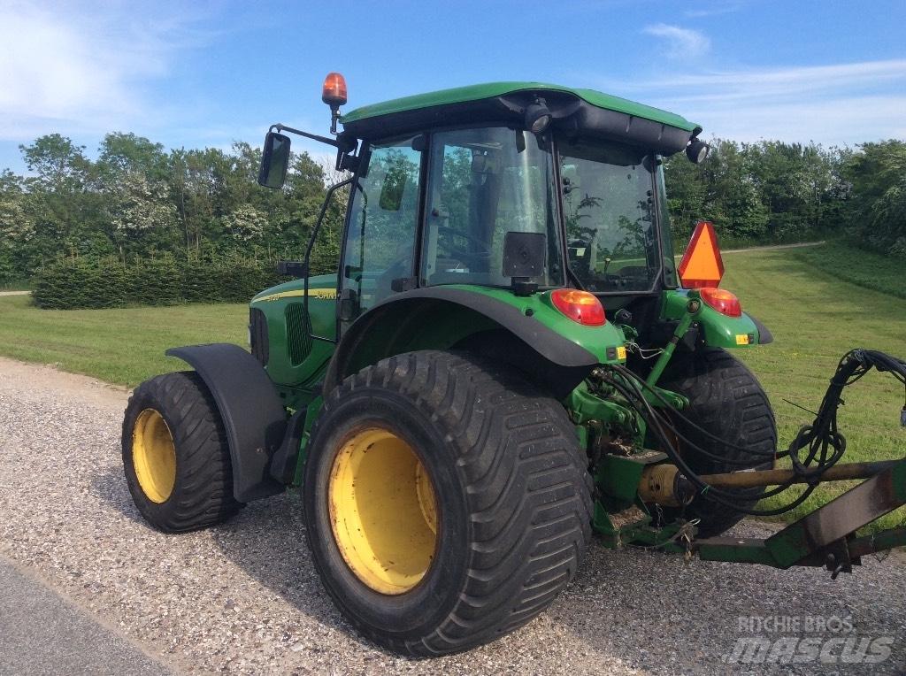 John Deere 5720 Traktory