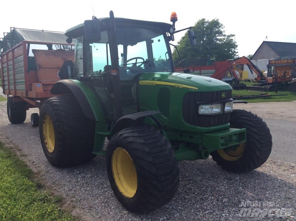 John Deere 5720 Traktory