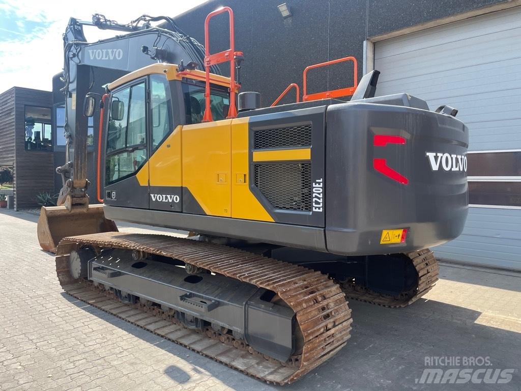 Volvo EC220E Pásová rýpadla