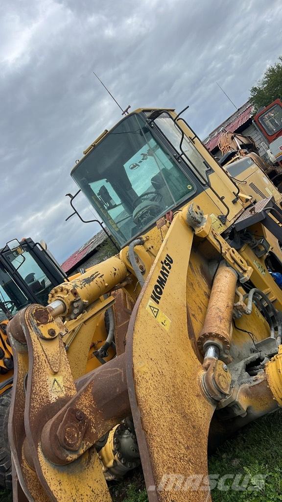 Komatsu WA 470-3H Výložníky a lžíce