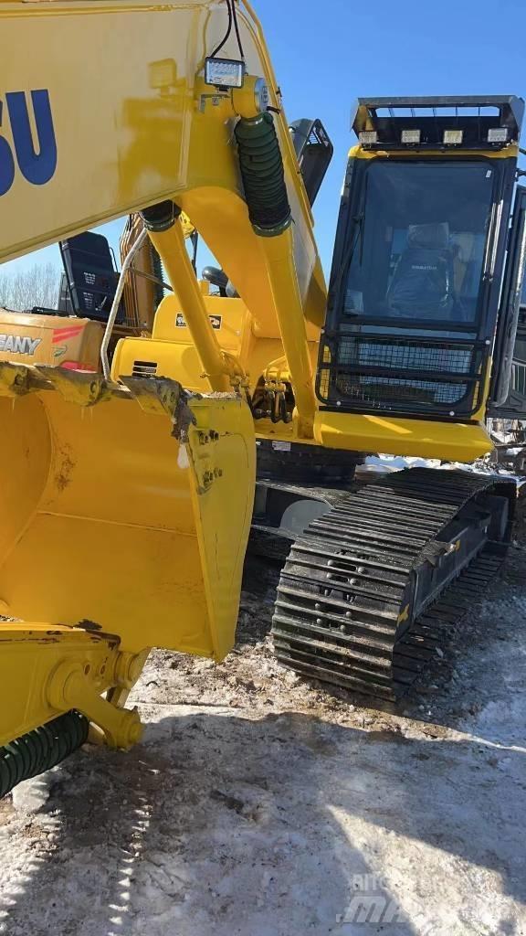Komatsu PC 220-8 Pásová rýpadla
