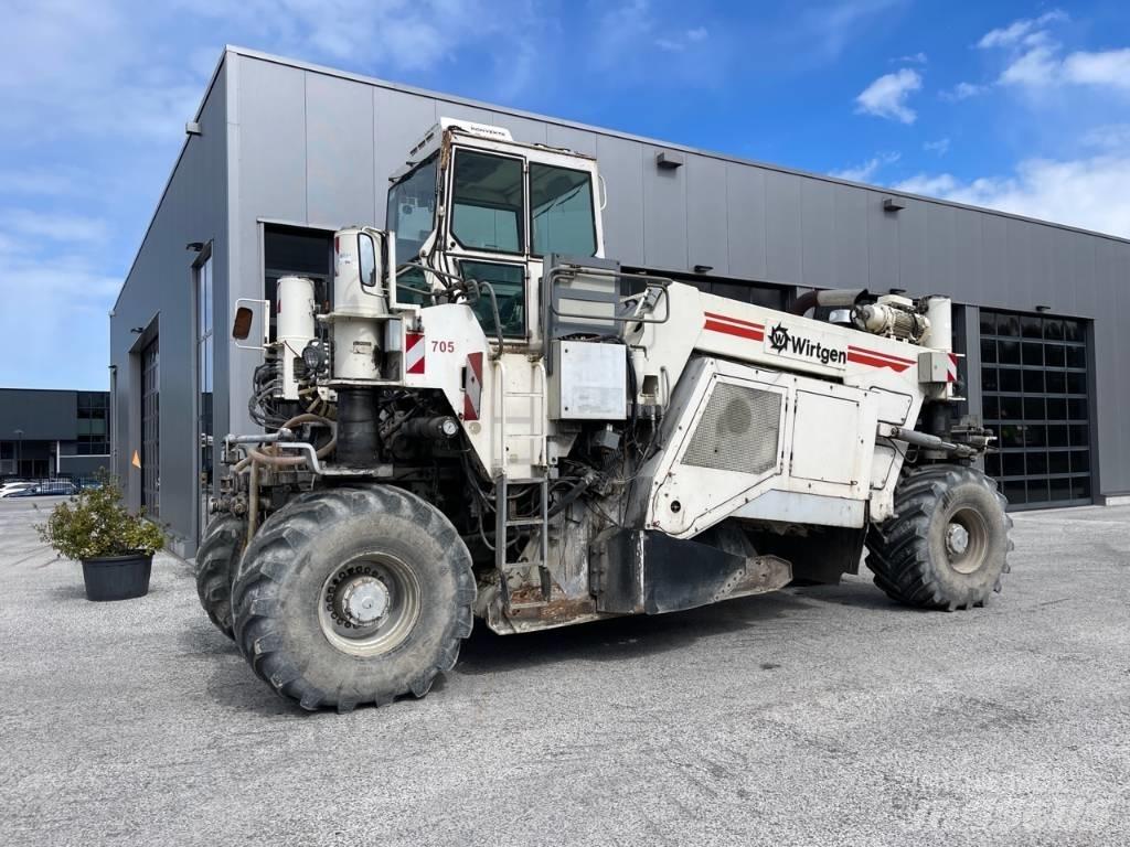 Wirtgen WR2500 Recyklátory asfaltu