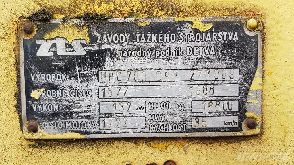  UNC 200 Kolové nakladače