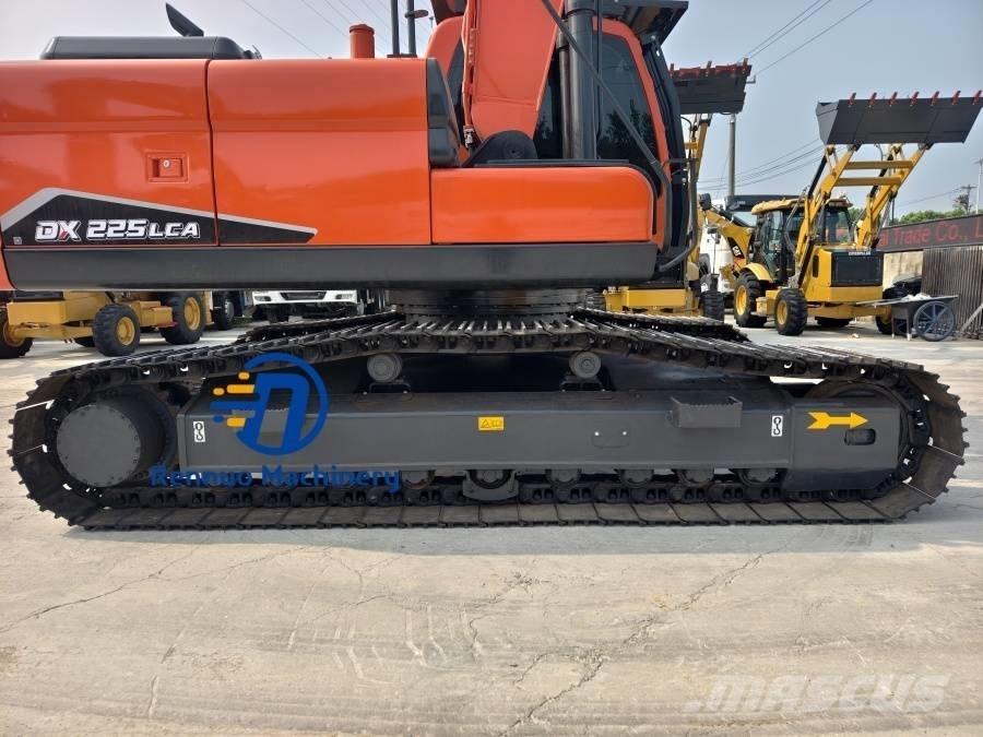 Doosan DX 225 LCA Pásová rýpadla