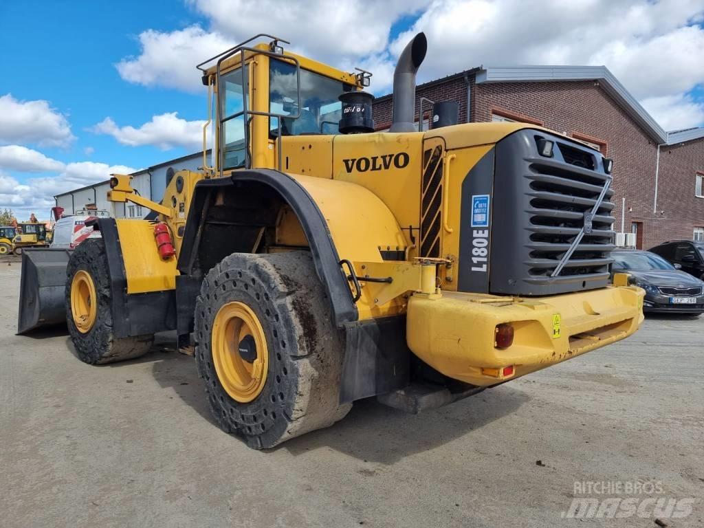 Volvo L 180 E Kolové nakladače